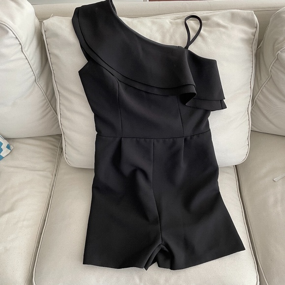 Topshop Black Ruffle One-Shoulder Playsuit (Size 6/8) - Picture 5 of 8